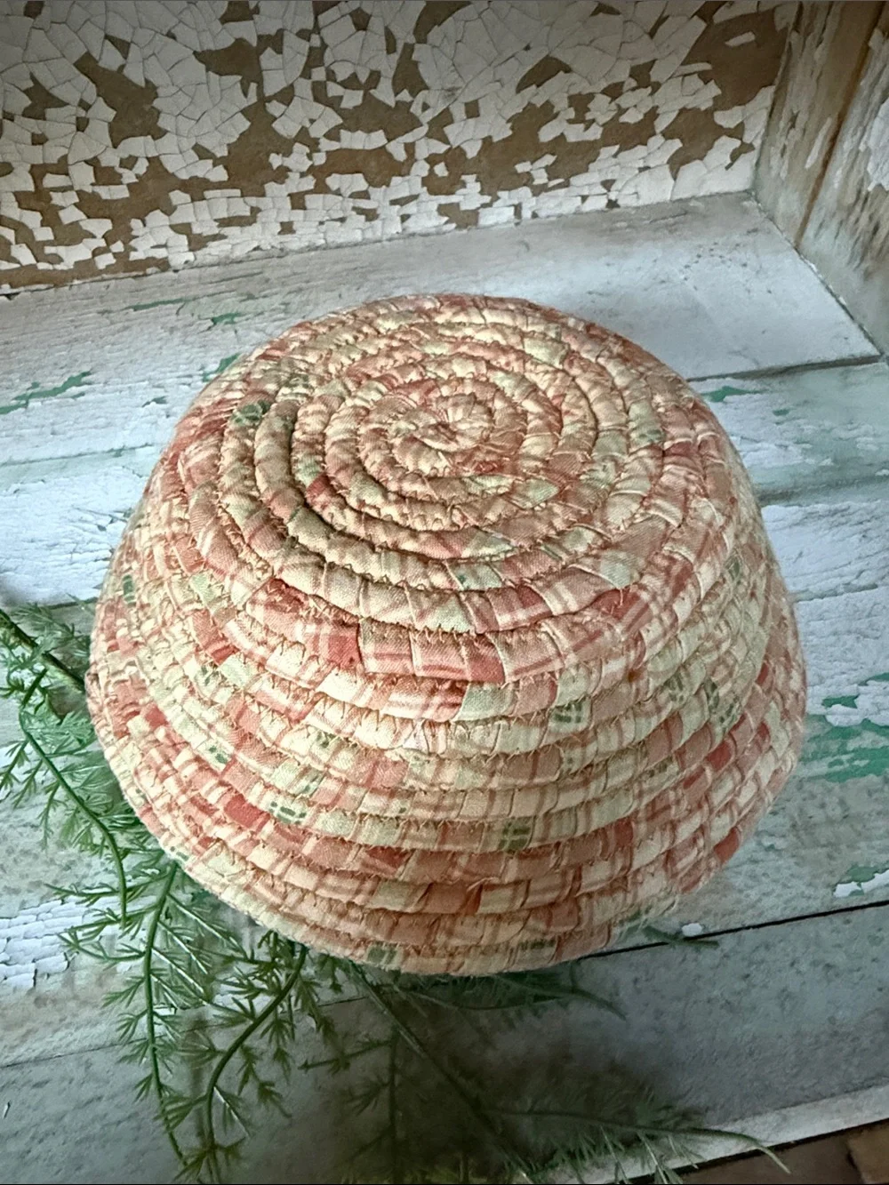 🌿Handwoven Pink and Cream Decorative Fabric Bowl